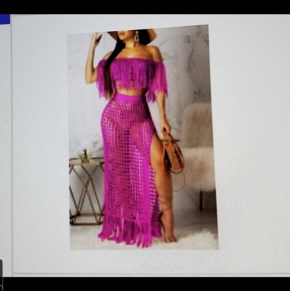 Poolside/ beach cover up crocheted in purple 💜 - Picture 1 of 1